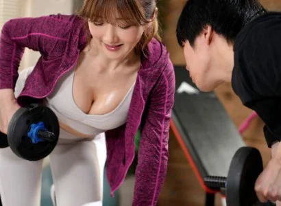 Nữ PT gợi cảm và chàng trai số hưởng quan hệ tình dục