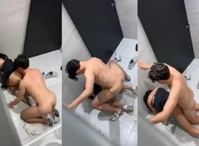 Đôi tình nhân bị bắt gặp đang quan hệ trong WC